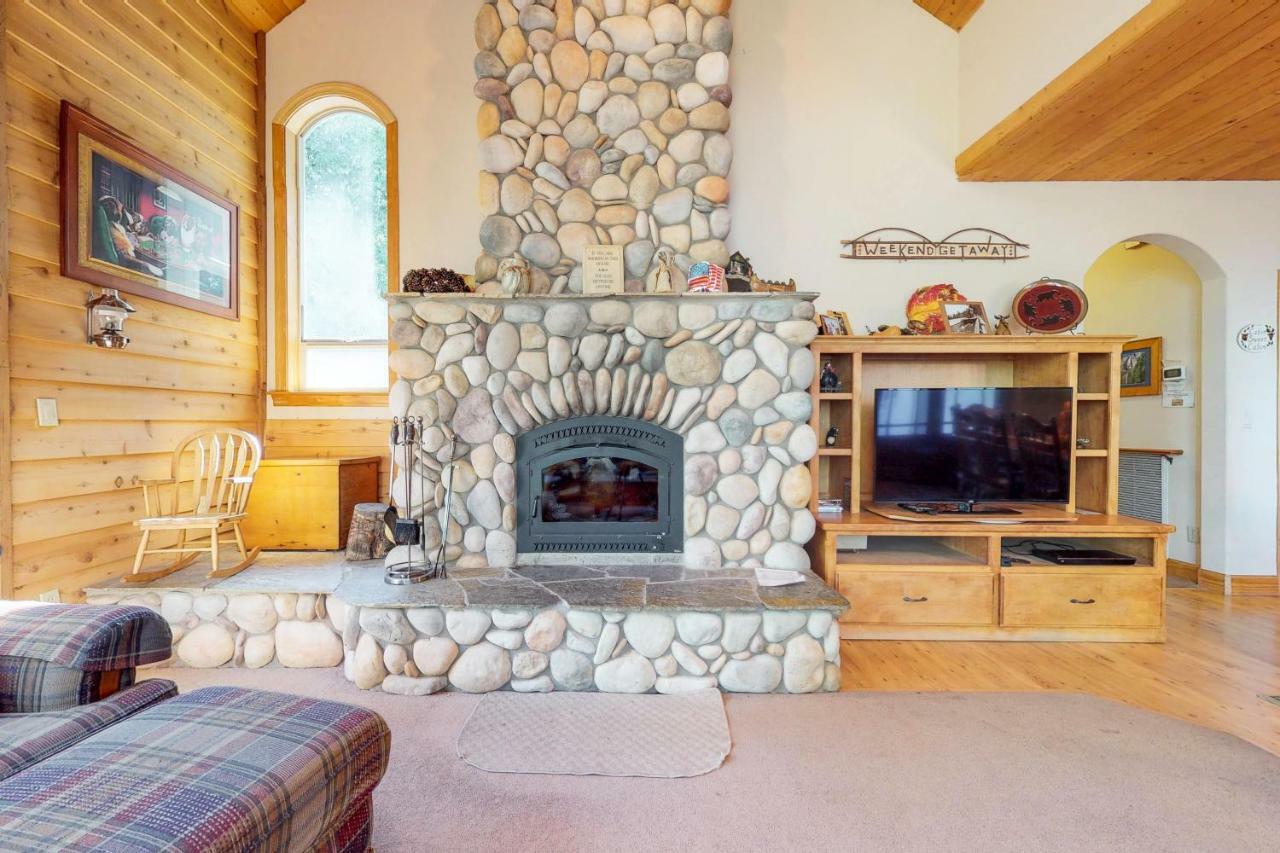 New England Cottage Shaver Lake Exteriör bild